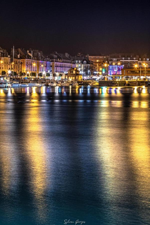 Avec Jardinet Sans Vis A Vis Plein Centre Ville Au Rdc 350M De La Plage 迪耶普 外观 照片